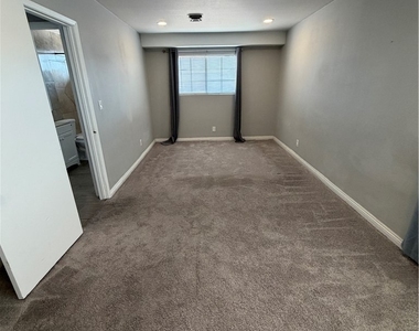 2820 S Sandhill Road - Photo Thumbnail 25