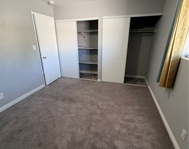 2820 S Sandhill Road - Photo Thumbnail 23