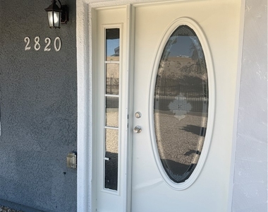 2820 S Sandhill Road - Photo Thumbnail 3