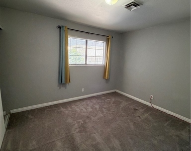 2820 S Sandhill Road - Photo Thumbnail 21