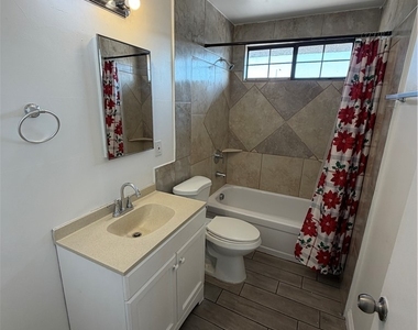 2820 S Sandhill Road - Photo Thumbnail 24