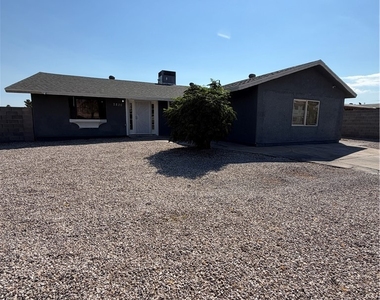 2820 S Sandhill Road - Photo Thumbnail 1