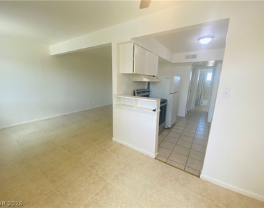 3762 Royal Crest Street - Photo Thumbnail 4