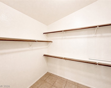 9343 W Viking Road - Photo Thumbnail 10