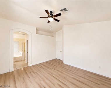 9343 W Viking Road - Photo Thumbnail 8