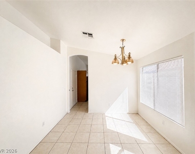 9343 W Viking Road - Photo Thumbnail 3