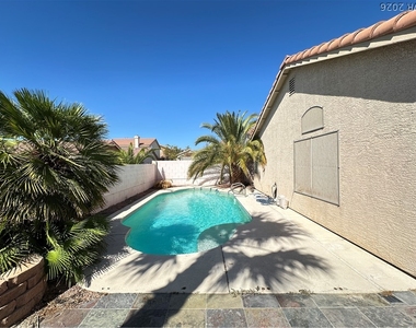 9343 W Viking Road - Photo Thumbnail 19