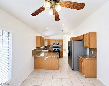 9343 W Viking Road - Photo Thumbnail 5