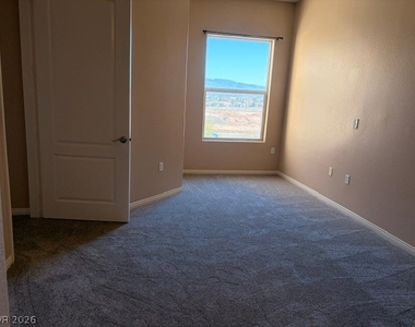 68 E Serene Avenue - Photo Thumbnail 15