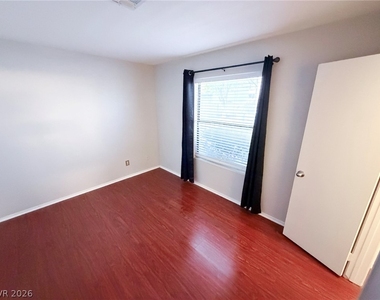 5211 Lindell Road - Photo Thumbnail 8