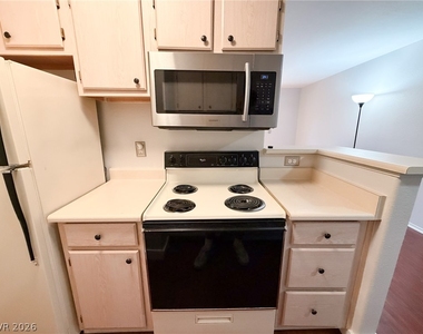 5211 Lindell Road - Photo Thumbnail 4