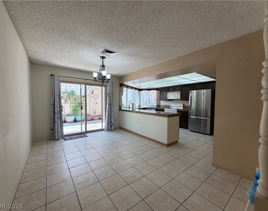 2212 Plaza Del Prado - Photo Thumbnail 11