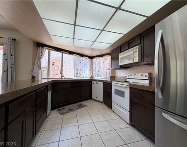 2212 Plaza Del Prado - Photo Thumbnail 14