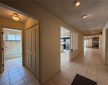 2212 Plaza Del Prado - Photo Thumbnail 5
