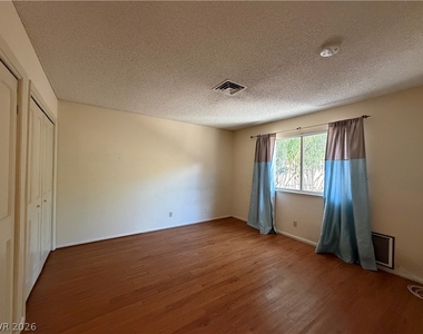 2212 Plaza Del Prado - Photo Thumbnail 7