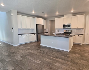 8242 Skye Territory Street - Photo Thumbnail 10