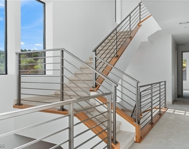66 Lakefront Drive - Photo Thumbnail 27