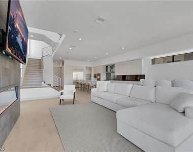 66 Lakefront Drive - Photo Thumbnail 21