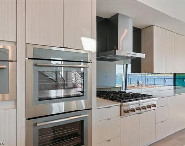 66 Lakefront Drive - Photo Thumbnail 14
