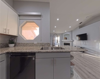 5415 W Harmon Avenue - Photo Thumbnail 5