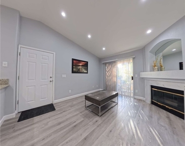 5415 W Harmon Avenue - Photo Thumbnail 9