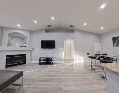 5415 W Harmon Avenue - Photo Thumbnail 11