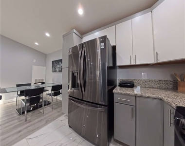 5415 W Harmon Avenue - Photo Thumbnail 1