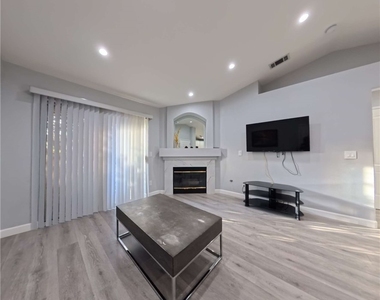5415 W Harmon Avenue - Photo Thumbnail 10