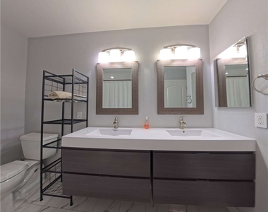 5415 W Harmon Avenue - Photo Thumbnail 14
