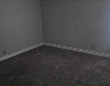 5332 River Glen Drive - Photo Thumbnail 3