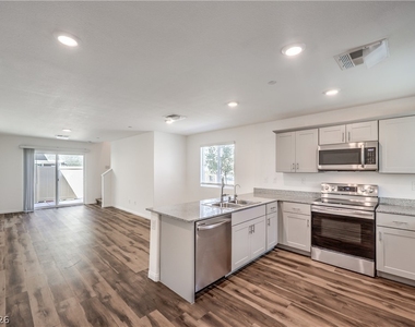 12103 Mojave Gold Road - Photo Thumbnail 5