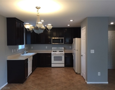 4373 Ruby Treasure Street - Photo Thumbnail 2