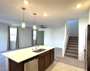 9562 Granville Bridge Street - Photo Thumbnail 12