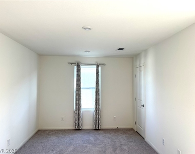 9562 Granville Bridge Street - Photo Thumbnail 4