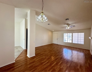 3822 Flickering Star Drive - Photo Thumbnail 6