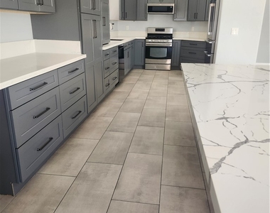 6267 Elvido Avenue - Photo Thumbnail 4