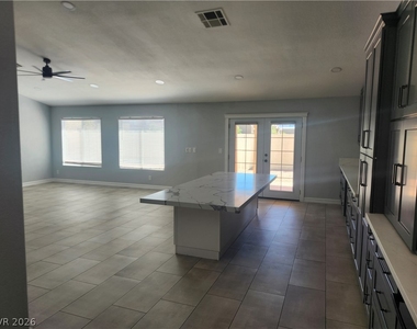 6267 Elvido Avenue - Photo Thumbnail 13