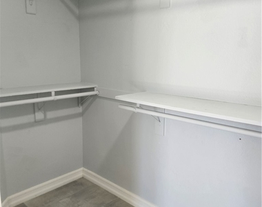 6267 Elvido Avenue - Photo Thumbnail 25