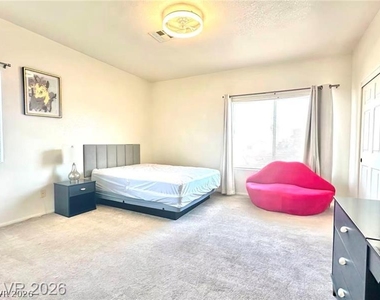 7849 Blue Brook Drive - Photo Thumbnail 4