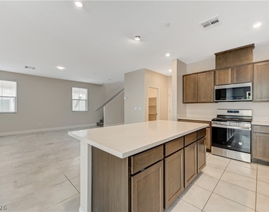 10956 Oregano Avenue - Photo Thumbnail 11
