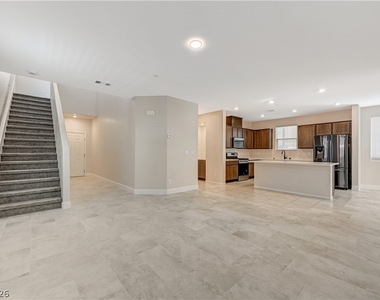 10956 Oregano Avenue - Photo Thumbnail 5