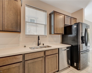 10956 Oregano Avenue - Photo Thumbnail 13