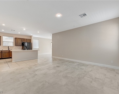 10956 Oregano Avenue - Photo Thumbnail 4
