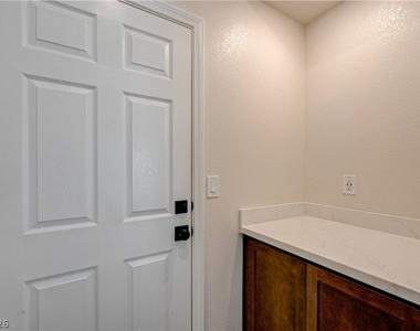 10956 Oregano Avenue - Photo Thumbnail 16