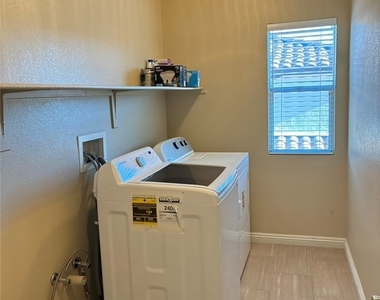 940 Encorvado Street - Photo Thumbnail 27