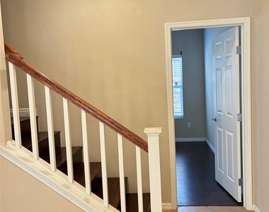 940 Encorvado Street - Photo Thumbnail 10
