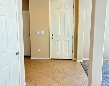 940 Encorvado Street - Photo Thumbnail 2