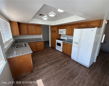 1416 Kirby Drive - Photo Thumbnail 5