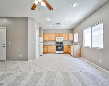9911 Concho River Avenue - Photo Thumbnail 10