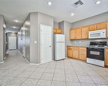 9911 Concho River Avenue - Photo Thumbnail 11